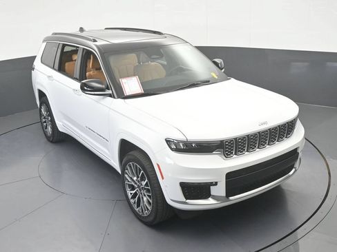 Used 2024 Jeep Grand Wagoneer L Series III w/ Quick Order Packagew 28T AWD/4WD image 59