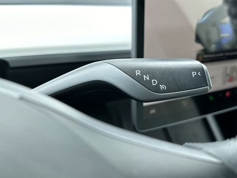 Used 2023 Tesla Model Y Long Range image 21