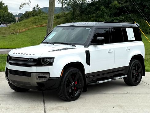 Used 2021 Land Rover Defender 110 X-Dynamic HSE AWD/4WD image 2
