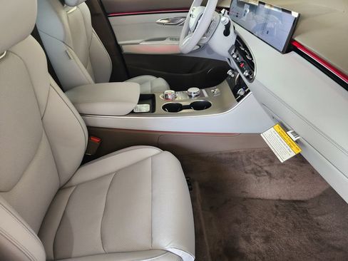 New 2026 Genesis GV70 2.5T Advanced w/ G1 Accessory Package AWD/4WD image 11
