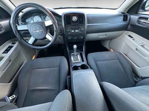 Used 2007 Chrysler 300 image 10