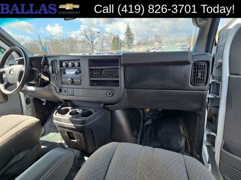 Used 2014 Chevrolet Express 2500 RWD image 29