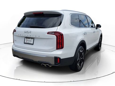 Used 2025 Kia Telluride S FWD image 6