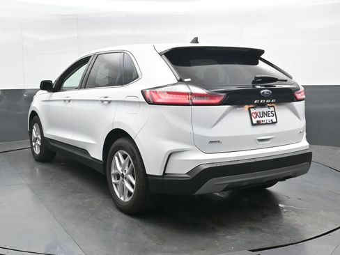 Used 2024 Ford Edge SEL AWD/4WD image 9