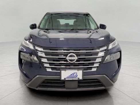 Used 2025 Nissan Rogue SV image 4