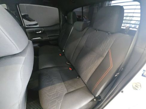 Used 2019 Toyota Tacoma TRD Off-Road AWD/4WD image 22
