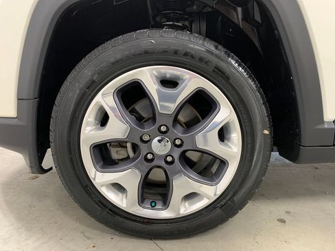 Used 2021 Jeep Compass Limited AWD/4WD image 2