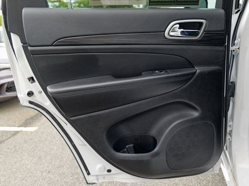 Used 2022 Jeep Grand Cherokee Laredo X image 24