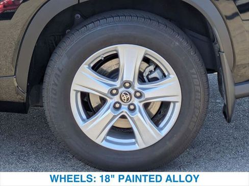 Used 2022 Toyota Highlander LE image 11