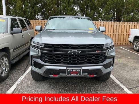 Used 2023 Chevrolet Tahoe Z71 w/ Luxury Package AWD/4WD image 2