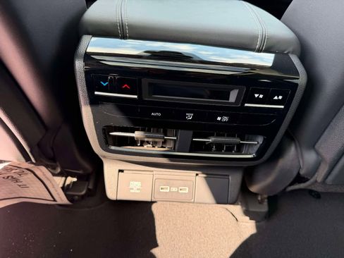 Used 2023 Acura MDX SH-AWD w/ Technology Package image 18