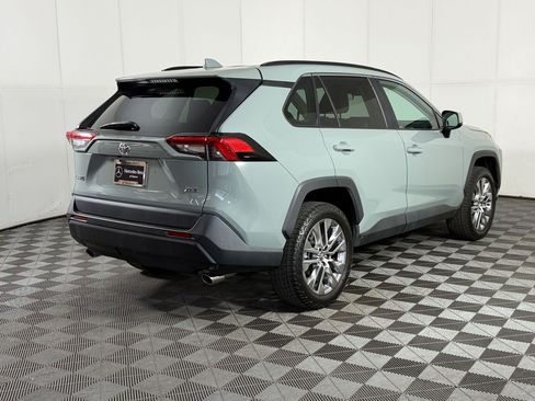 Used 2020 Toyota RAV4 XLE Premium FWD image 9