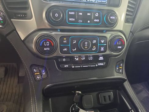 Used 2019 Chevrolet Suburban Premier AWD/4WD image 10