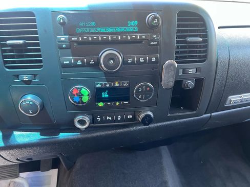 Used 2013 Chevrolet Silverado 2500 LT w/ Texas Edition image 16