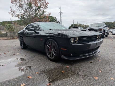 Used 2015 Dodge Challenger SRT w/ Technology Group image 1