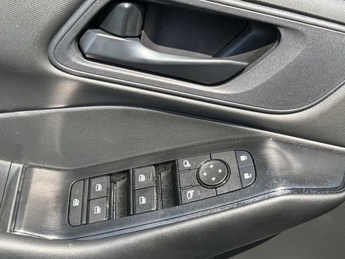 Used 2026 Nissan Rogue S FWD image 25