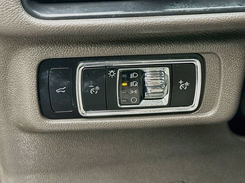 Used 2023 Lincoln Corsair AWD w/ Equipment Group 101A image 13