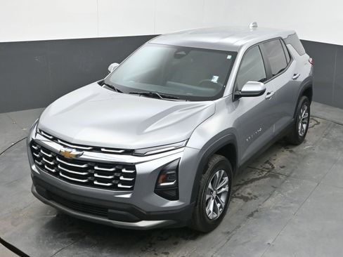Used 2025 Chevrolet Equinox LT image 30