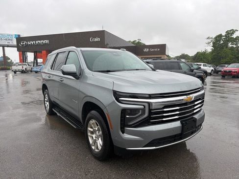 Used 2025 Chevrolet Tahoe LT RWD image 2