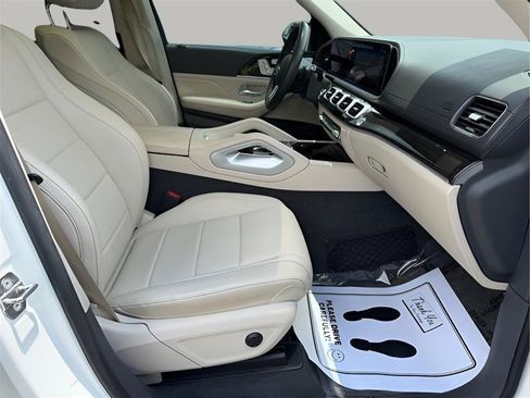Used 2020 Mercedes-Benz GLS 450 4MATIC image 38