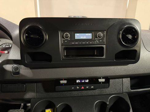 Used 2019 Mercedes-Benz Sprinter 170 image 51