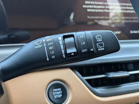 Used 2024 Kia Seltos EX FWD image 11