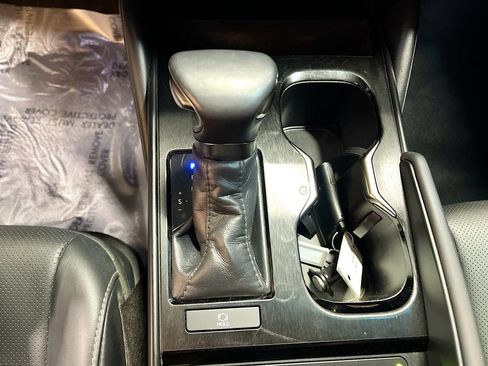 Used 2024 Lexus ES 350 w/ Premium Package FWD image 17