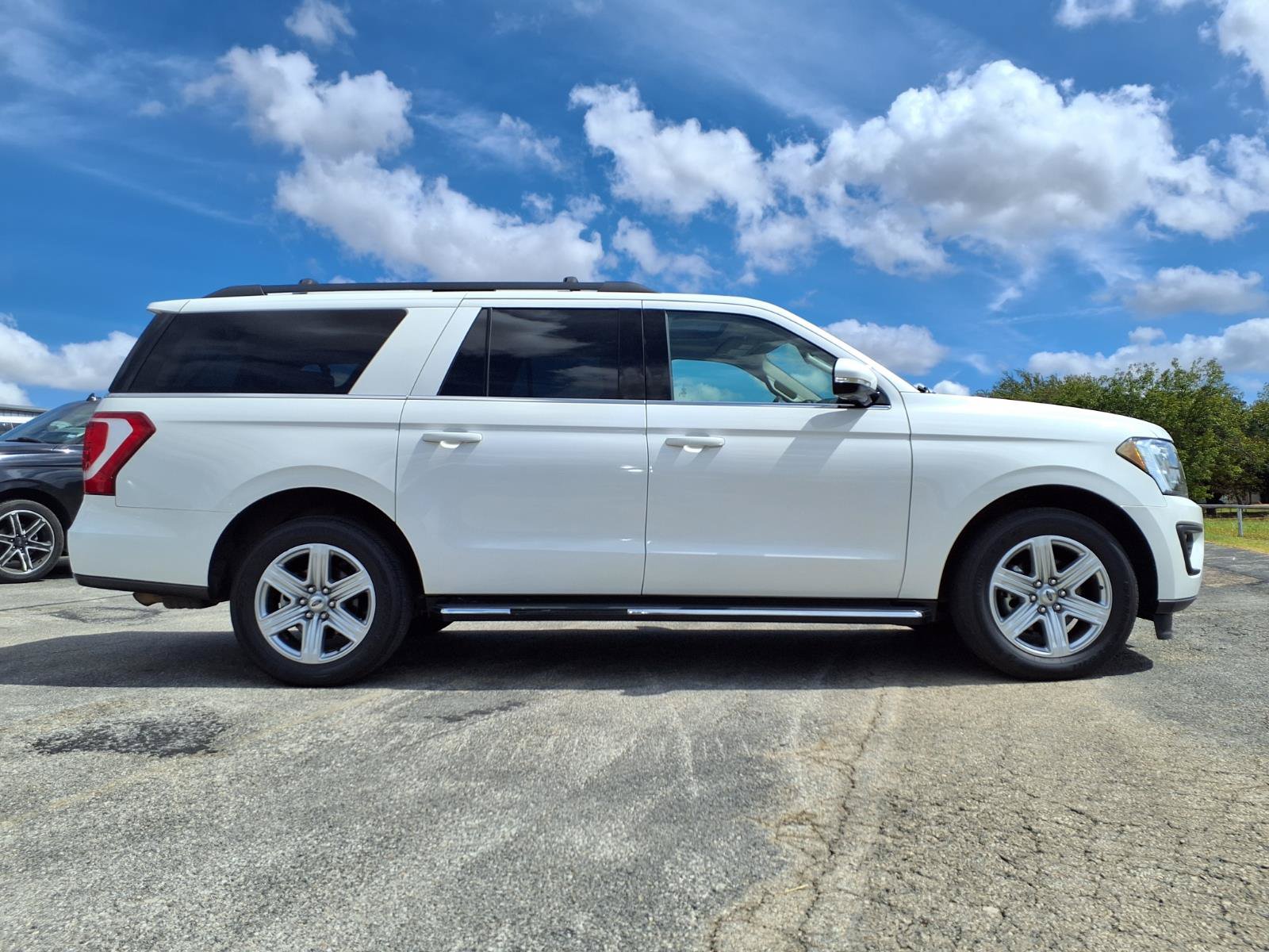 Used 2020 Ford Expedition Max XLT w/ Equipment Group 202A RWD image 4