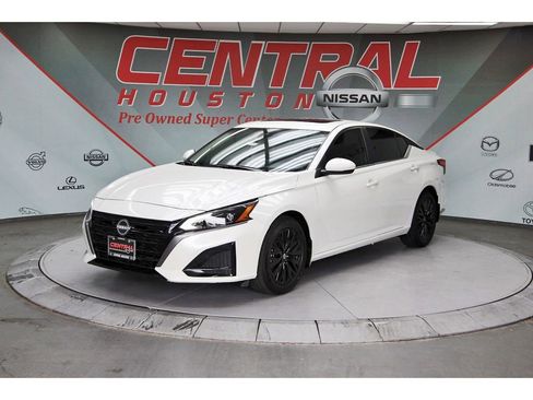 New 2026 Nissan Altima 2.5 SV w/ SV Special Edition Package FWD image 2