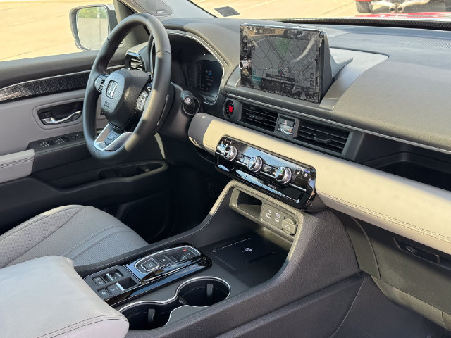 Used 2023 Honda Pilot Elite image 10