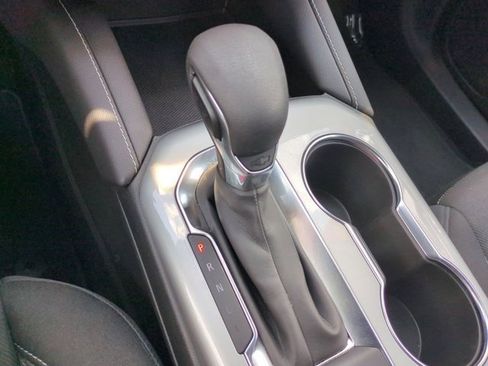 Used 2025 Chevrolet Blazer LT image 16