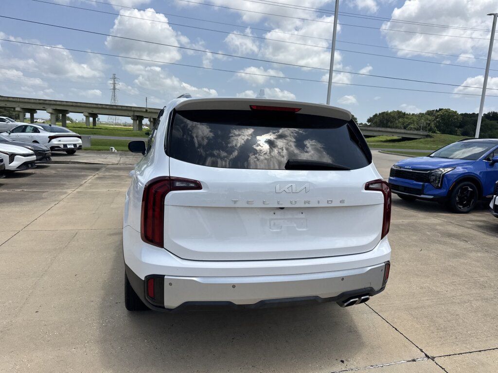 Certified 2024 Kia Telluride S w/ S Sunroof Package FWD image 22