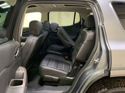 Used 2021 GMC Acadia Denali w/ Denali Technology Package image 27