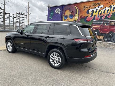 Certified 2023 Jeep Grand Cherokee L Laredo image 3