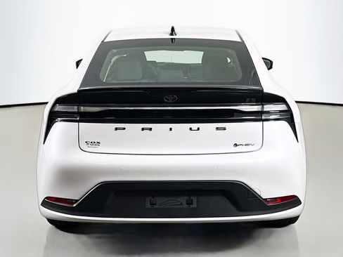 New 2026 Toyota Prius Plug-In Hybrid FWD image 6