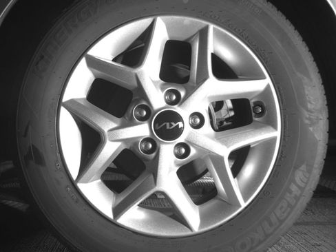 Used 2025 Kia Soul LX w/ LX Technology Package FWD image 23