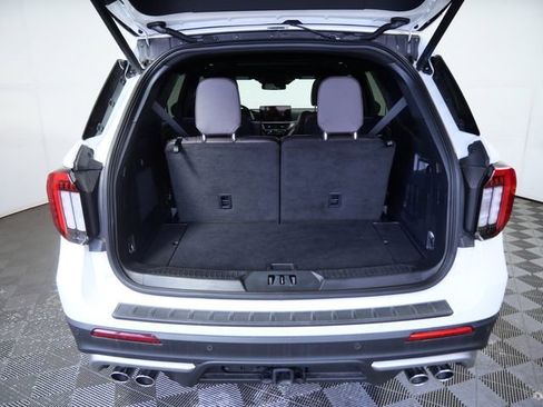 Used 2025 Ford Explorer Platinum w/ Ultimate Package AWD/4WD image 9