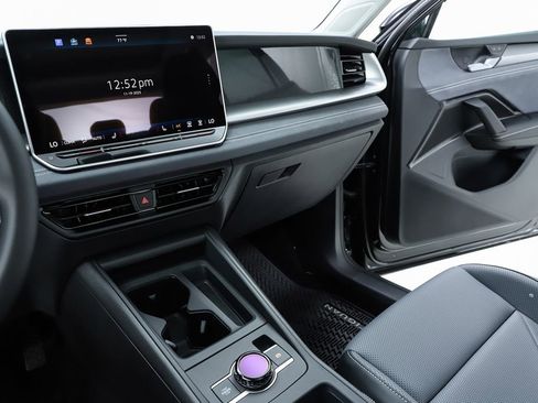 New 2026 Volkswagen Tiguan SE image 62