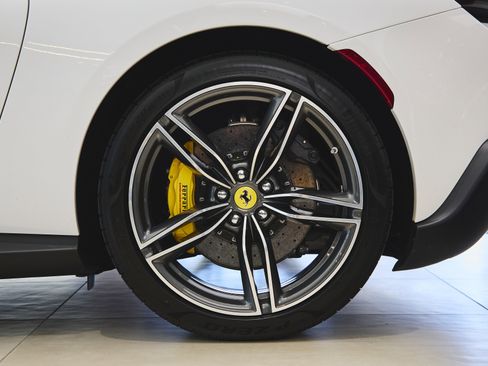 Used 2024 Ferrari Roma Spider image 48