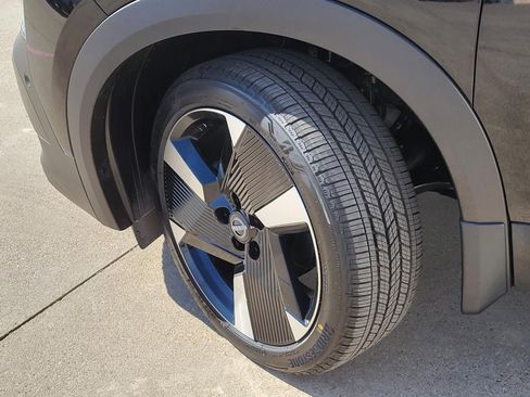 New 2026 Nissan Kicks SR image 11