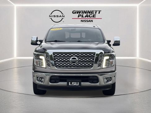 Used 2018 Nissan Titan SL w/ Chrome Package RWD image 32