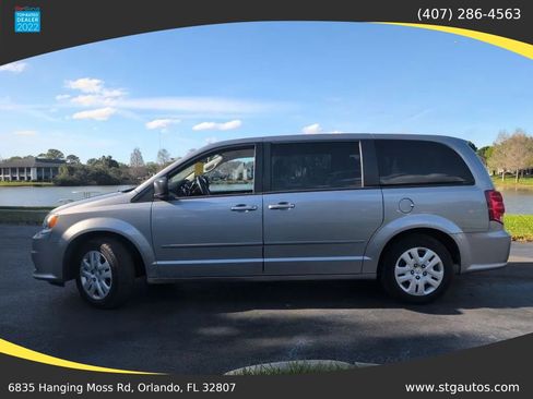 Used 2015 Dodge Grand Caravan SE w/ Quick Order Package 29E SE FWD image 2