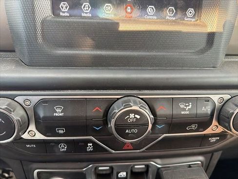 Used 2021 Jeep Gladiator Sport AWD/4WD image 12