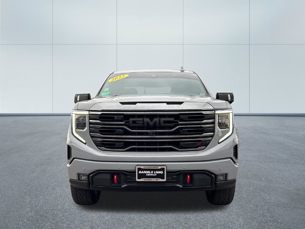 Used 2024 GMC Sierra 1500 AT4 w/ Technology Package AWD/4WD image 3