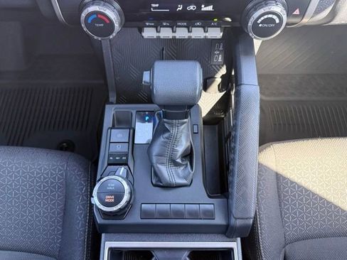 Certified 2025 Toyota 4Runner SR5 AWD/4WD image 25