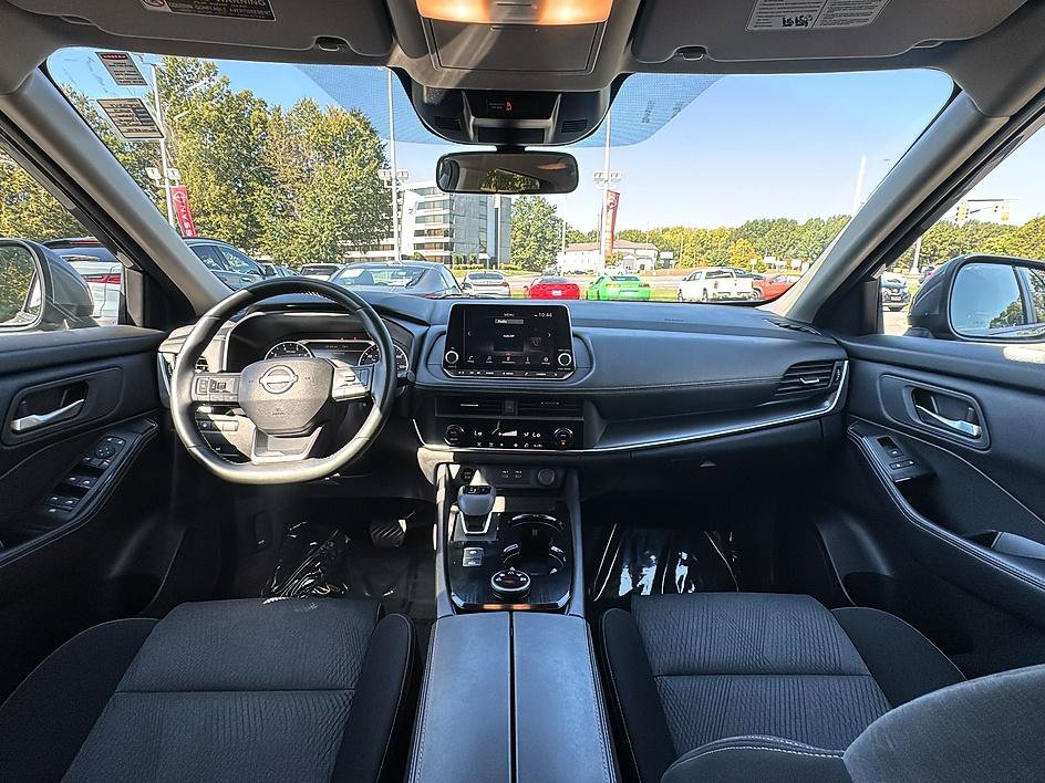 Certified 2025 Nissan Rogue SV AWD/4WD image 28
