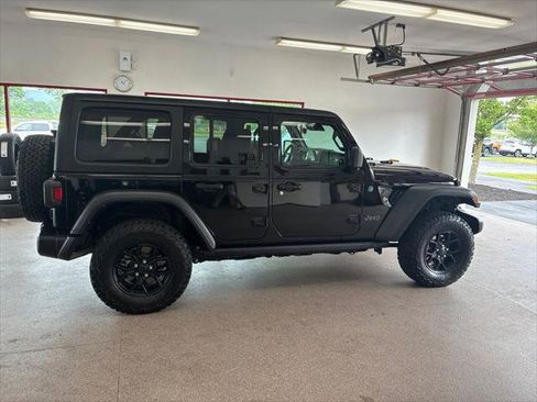 Certified 2024 Jeep Wrangler Unlimited AWD/4WD image 30