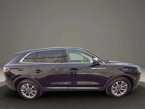Used 2021 Lincoln Nautilus Reserve FWD image 8