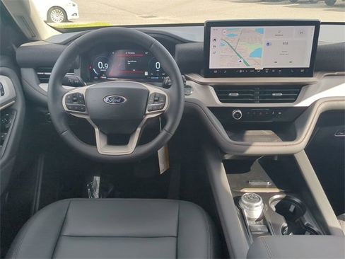 New 2025 Ford Explorer Active w/ Active Comfort Package image 5