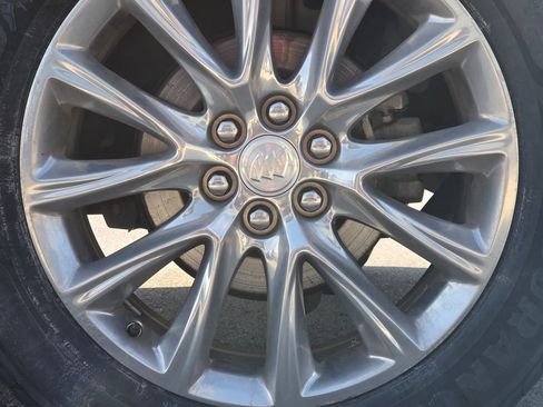 Used 2019 Buick Enclave Premium w/ Experience Buick Package FWD image 22